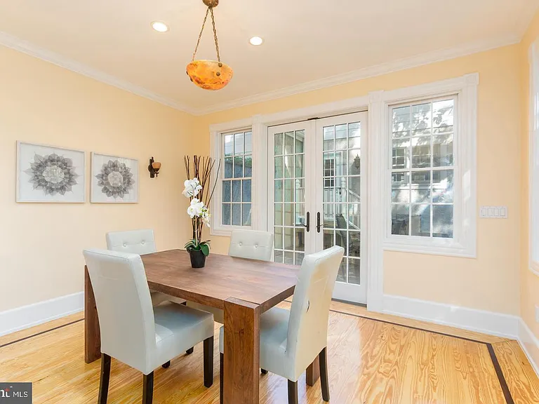 4457 Macarthur Blvd NW — Photo 15