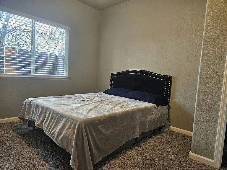 1595 Ronnie Ct — Photo 9