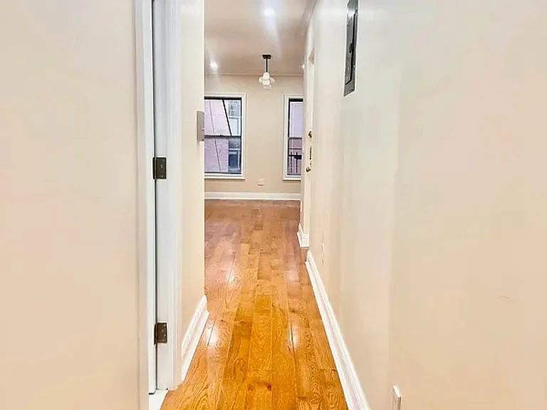 1636 3rd Ave #5A — Photo 5