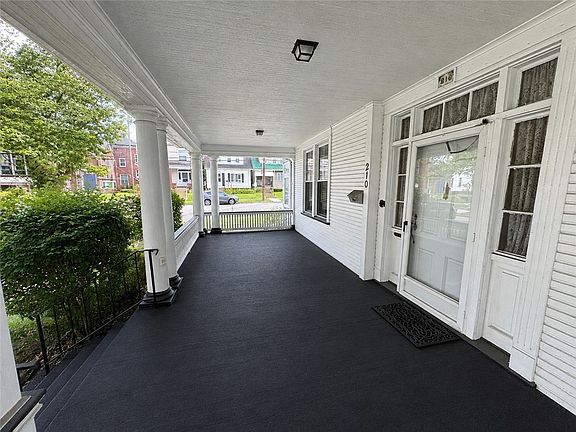 3rd image of 210 Washington Ave