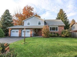 14 Riesling Rd, Niskayuna, NY 12309