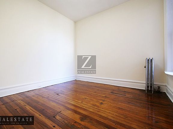 5th image of 523 5th St APT 4L