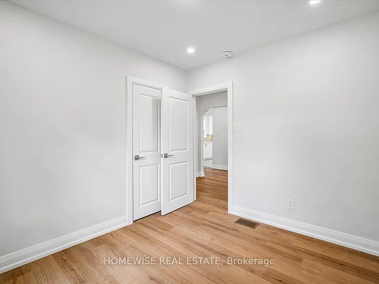 2182 Courtland Dr — Photo 16