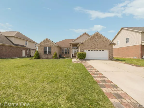17684 Clover St, Brownstown, MI 48193