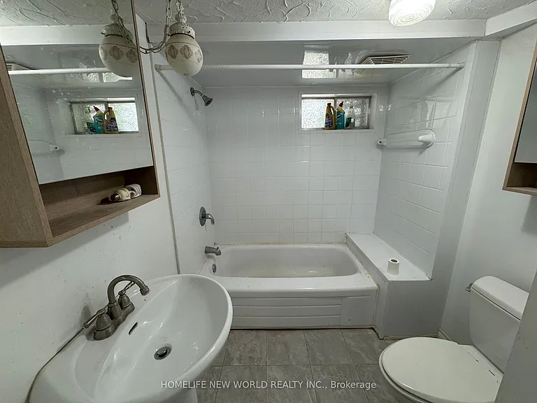 47 Shropshire Dr — Photo 9