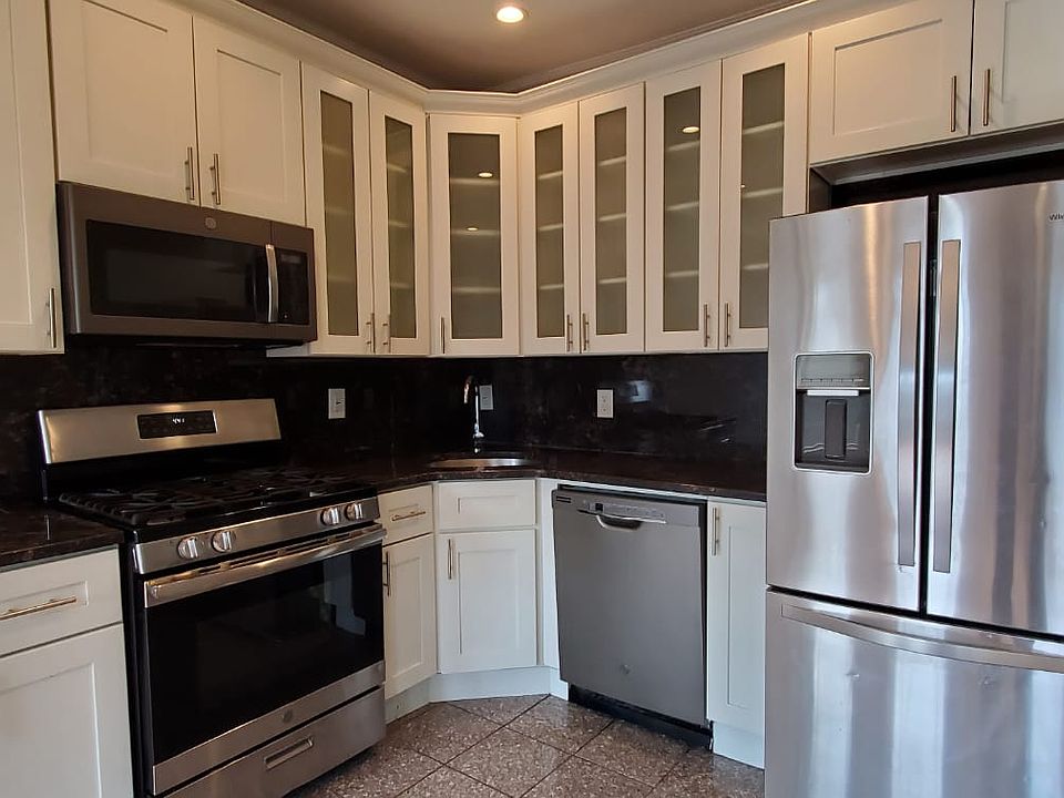 1st image of 377 Danforth Ave #4E