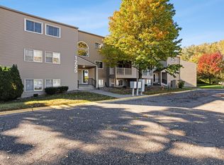1225 Ferndale St N #B17, Maplewood, MN 55119