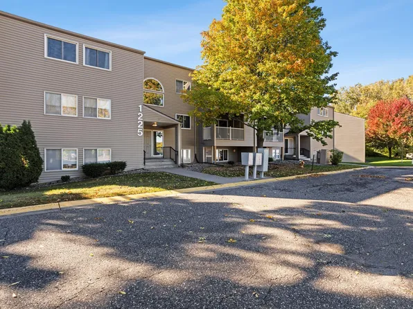 1225 Ferndale St N #B17, Maplewood, MN 55119