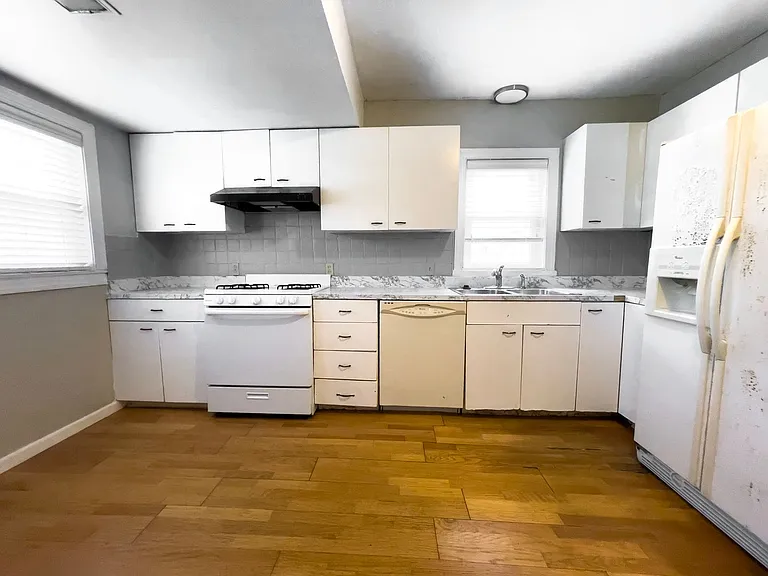 1408 N Mann Ave — Photo 8