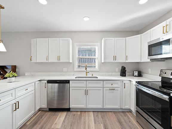 3rd image of 705 Gray Ave