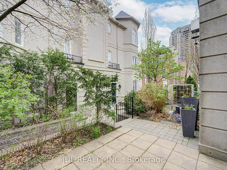 11 Everson Dr #610 — Photo 7