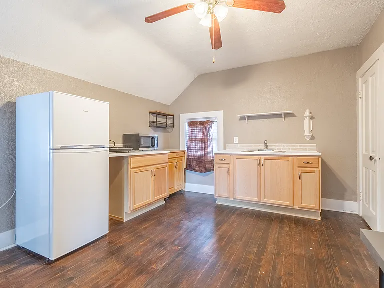 1320 Taylor St — Photo 7