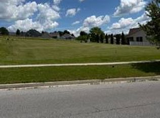 405 Holliday Hills Dr, Hollidaysburg, PA 16648