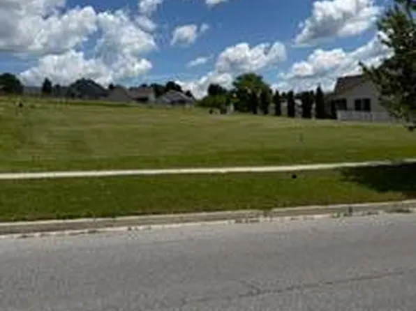 405 Holliday Hills Dr, Hollidaysburg, PA 16648