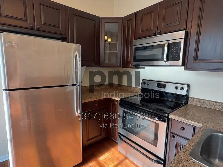Indy Downtown Colonial Apartments — Photo 52