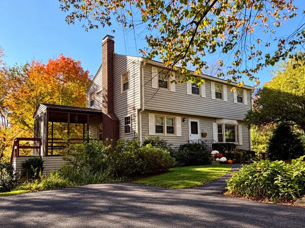 30 Ideal Ave, Chelmsford, MA 01824