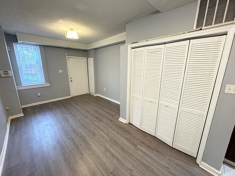 1537 A St SE — Photo 13