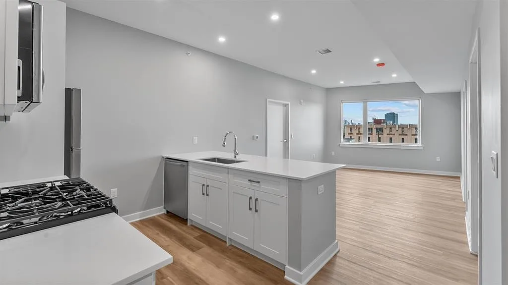 2 bed, 2.0 bath, $2,769 — Photo 2