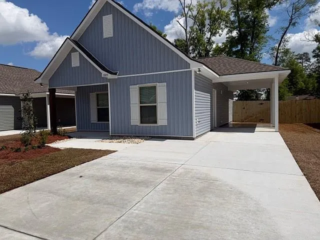 1009 S Pine St — Photo 2