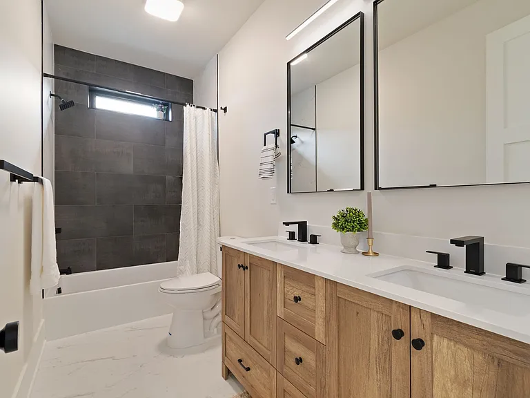 1240 Kenmore Pl — Photo 59