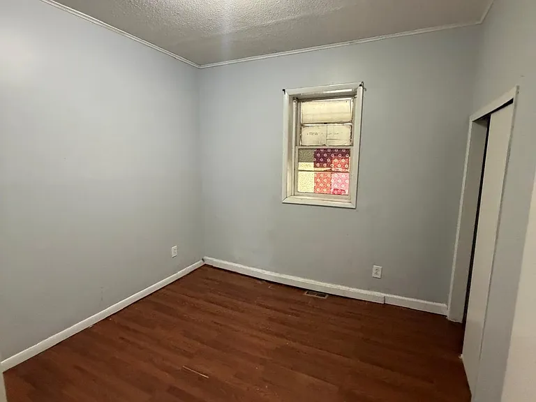 401 Marshall St #1R — Photo 4