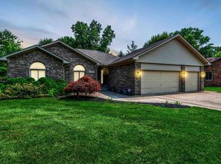 49368 Berkshire Ct, Chesterfield, MI 48047