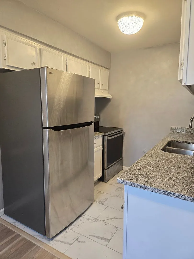 1009 Hannah St — Photo 3