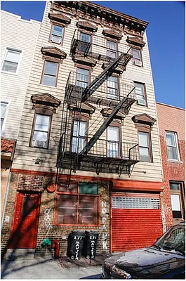 Sold by Leiter Realty Group LLC | media 9