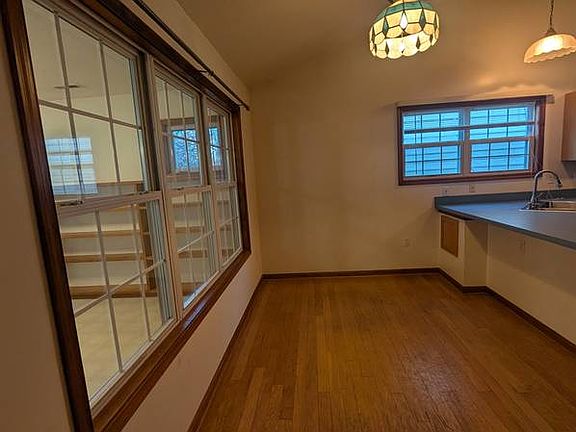 4th image of 807 Ripplebrook Dr