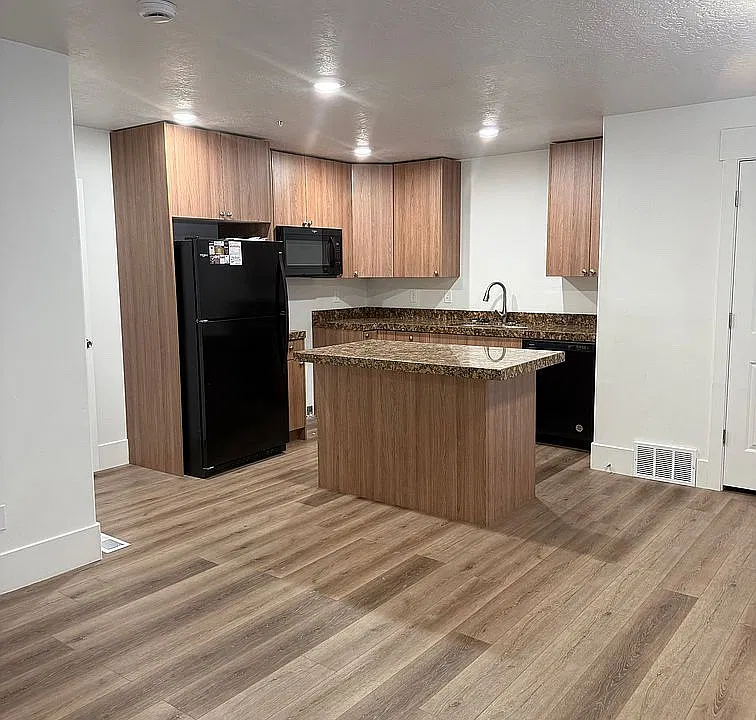401 Cheyenne Dr #406