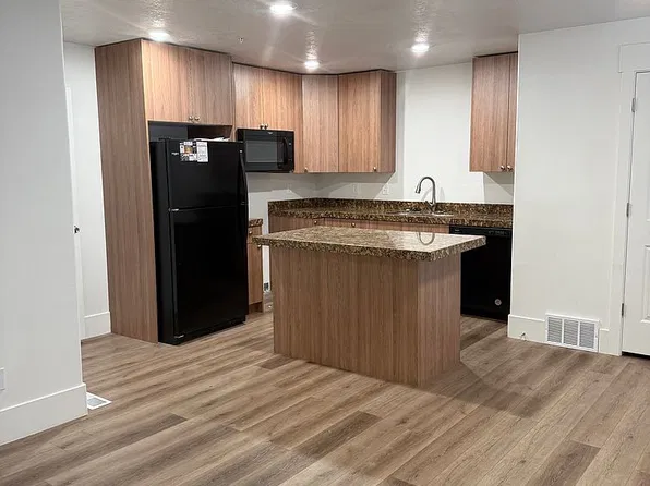 401 Cheyenne Dr #406, Evanston, WY 82930