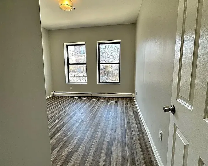 136 S 7th St #L2 — Photo 4