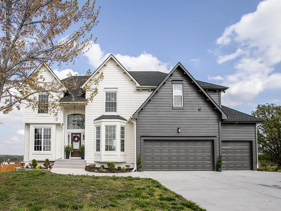 101 SW View High Dr