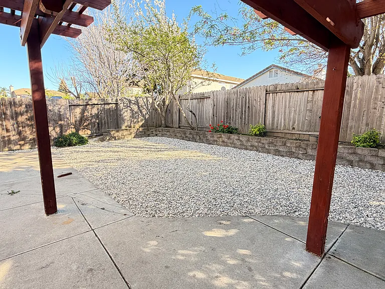 961 Celestine Cir — Photo 33