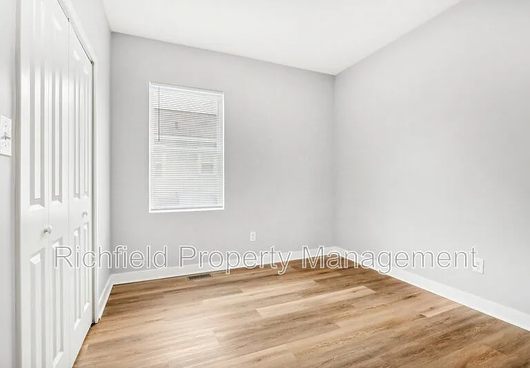 2034A E Maryland St — Photo 26