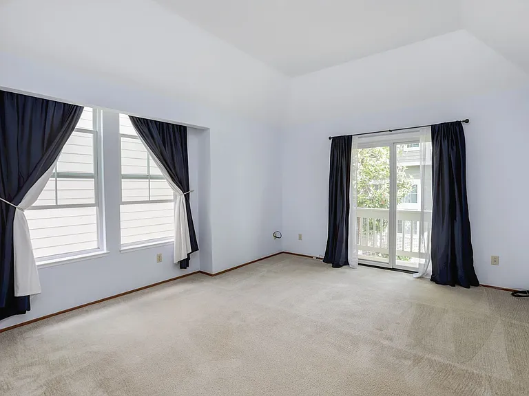 1055 Hull Ln — Photo 29
