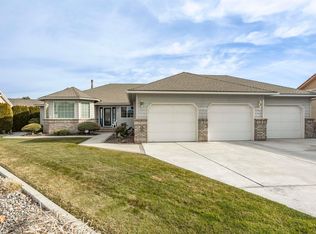 3906 S Morain Loop, Kennewick, WA 99337
