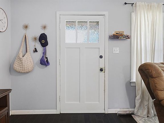 4th image of 3837 Cashion Pl