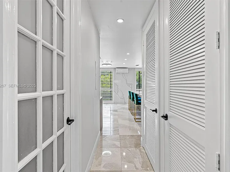 6124 Paradise Point Dr — Photo 22
