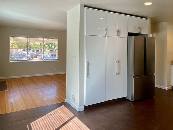 3rd image of 2418 Grandby Dr