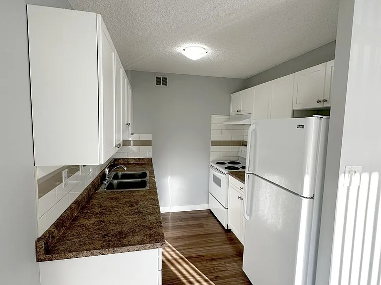 617 15th Ave SW #903 — Photo 7