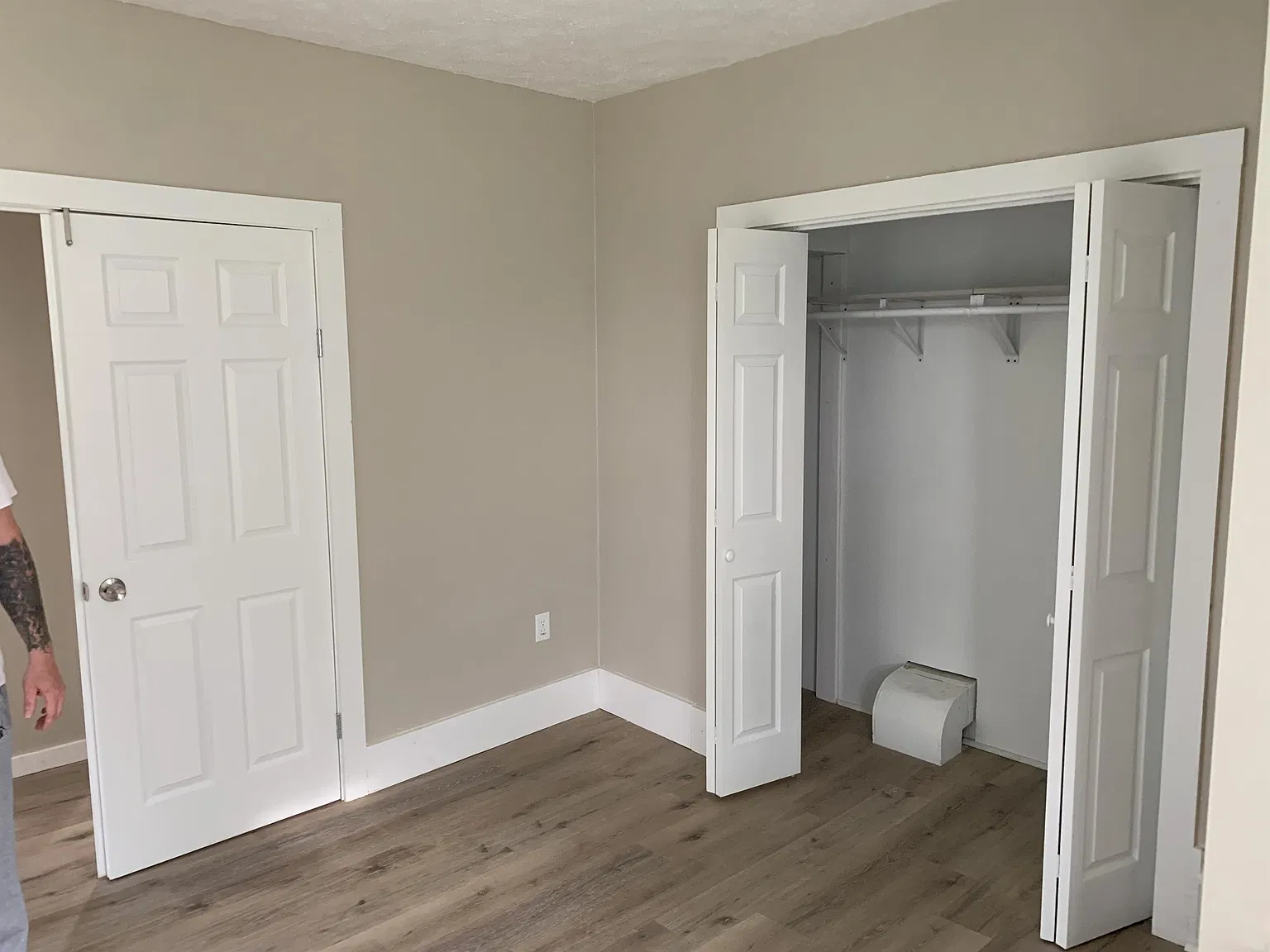 1031 Benton St — Photo 3