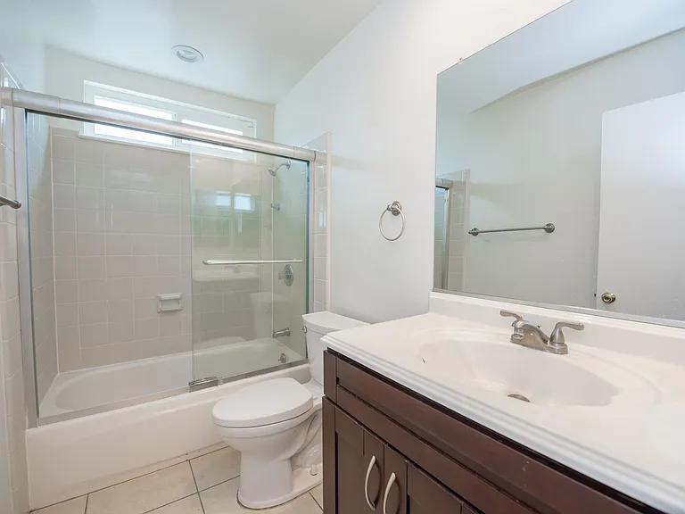 4395 Avenida De Las Flores — Photo 18