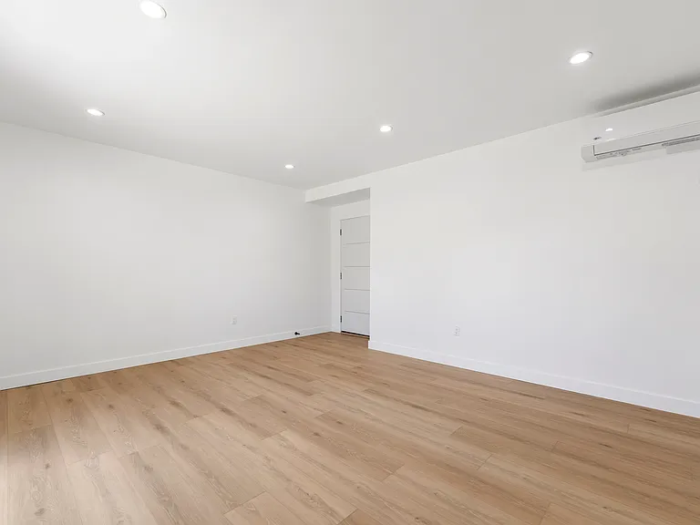 2817 Sycamore Ave — Photo 6