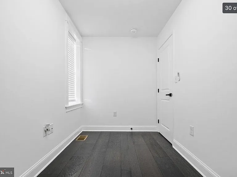 500 N Lakewood Ave — Photo 3