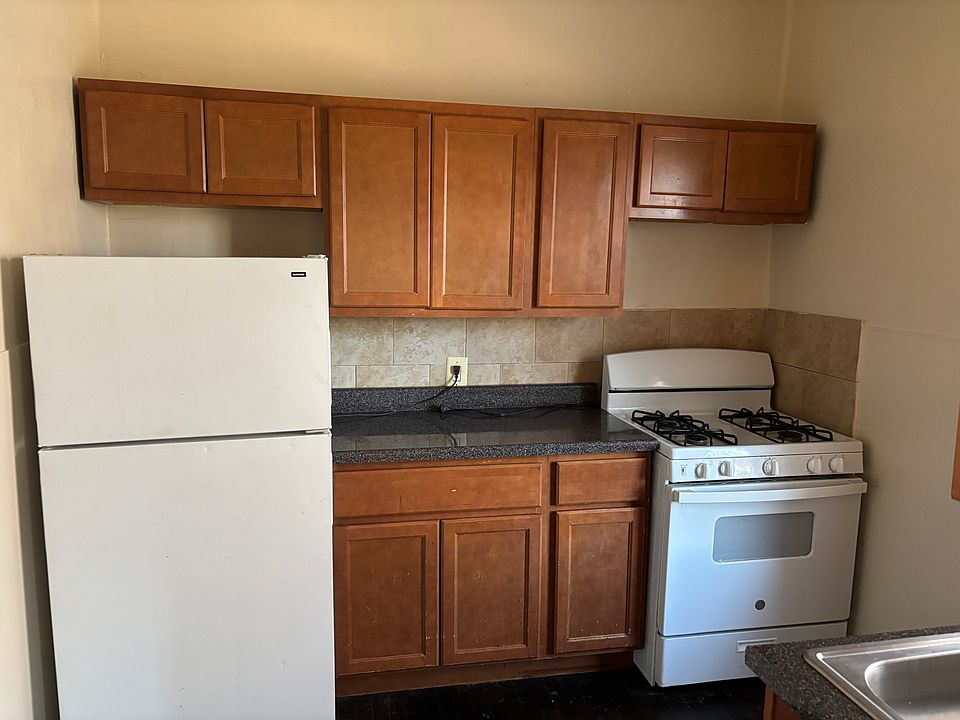 1st image of 1447 W Morse Ave #2