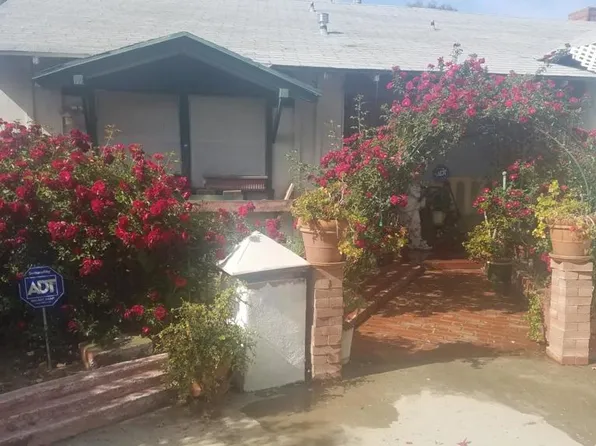 22101 Dumetz Rd, Woodland Hills, CA 91364