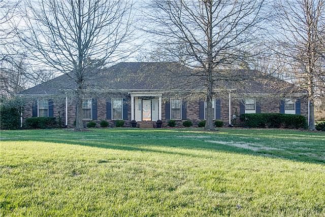 1st image of 1428 Holly Hill Dr
