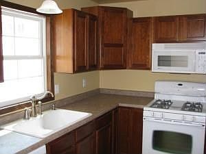 4th image of 1529 Roosevelt Dr N