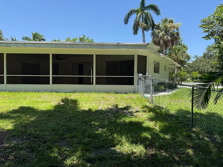 1 Indialucie Pkwy — Photo 37